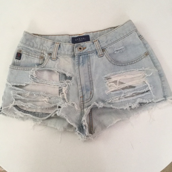Guess size 26 High waisted denim jean shorts holes blue - Picture 2 of 8